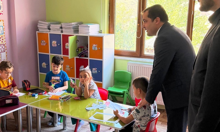 Kritik Açıklama: Keban Kaymakamı Onur, 4-6 Yaş Kur'an Kursu'nda miniklerle buluştu ve Merak Edilenler