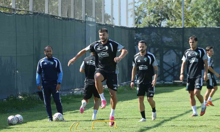 Kritik Açıklama: Kocaelispor'un Yeni Yıldızı Florian Aye: 'Takım Ruhuyla Gol Arayan Bir Florian Göreceksiniz'