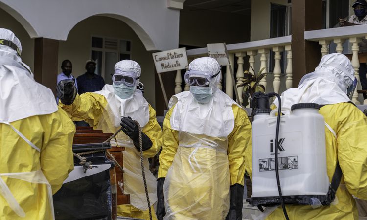 Kritik Açıklama: Kongo Demokratik Cumhuriyeti Ebola salgınına karşı ilk aşı partisini teslim aldı ve Merak Edi