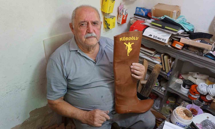 Kritik Açıklama: Körüklü çizmenin son ustası Öter, 65 yıldır çalışıyor ama çırak bulamıyor