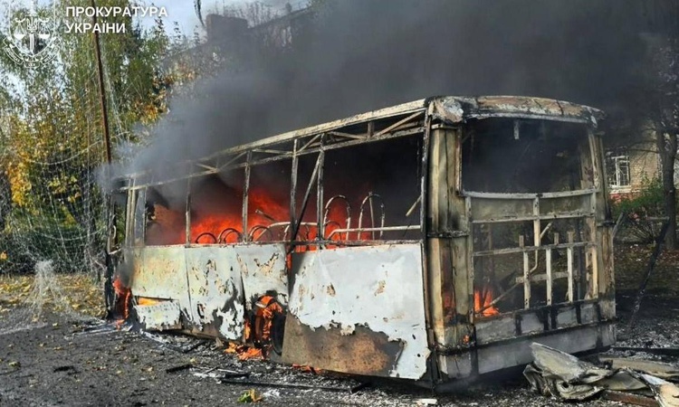 Kritik Açıklama: Kramatorsk'ta iki sivil otobüse planör bombalı saldırıda en az 30 kişi öldü - Son Dakika Bilg
