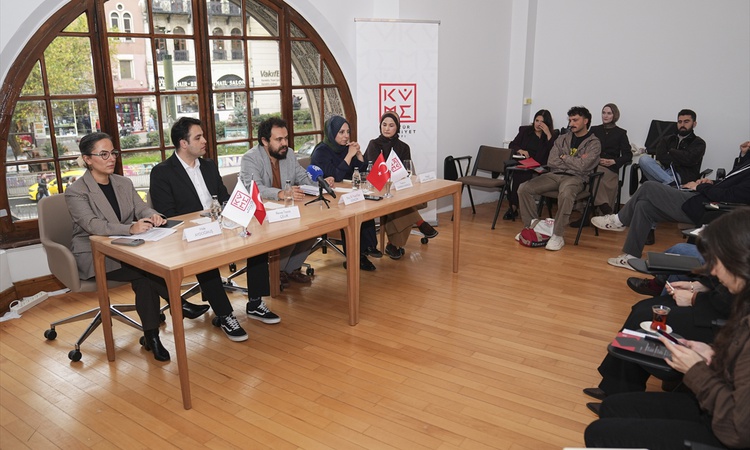 Kritik Açıklama: Kültür sanat yayıncılığında dijital platformların etkisi Karaköy'de tartışıldı