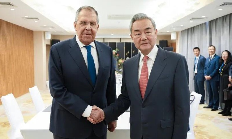 Kritik Açıklama: Lavrov ile Wang Yi Bakü’de görüştü: Ukrayna ve İran’daki savaşlar masada | İşte Tüm Ayrıntıla