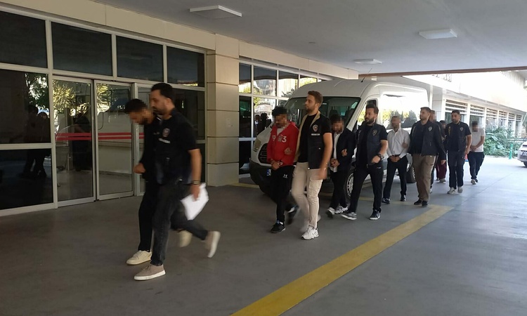 Kritik Açıklama: Manisa merkezli 12 ilde dolandırıcılık operasyonunda 20 şüpheli yakalanarak gözaltına sevk ed