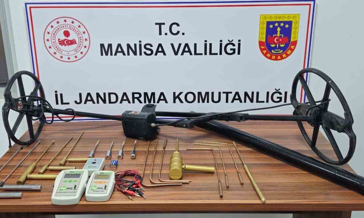 Kritik Açıklama: Manisa Saruhanlı'da dedektörle define arayan 5 kişi suçüstü yakalandı - Son Dakika Bilgileri