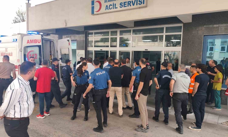 Kritik Açıklama: Manisa Turgutlu'da okul servisi bekleyenlere silahlı saldırıda 11 öğrenci yaralandı