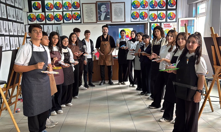 Kritik Açıklama: Mardin'in Midyat ilçesinde 20 öğrenci sanat atölyesinde ressam olmayı hedefliyor - Son Dakika