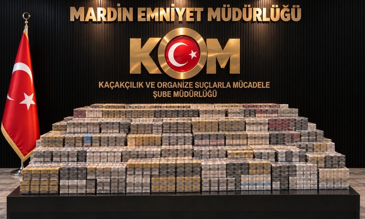 Kritik Açıklama: Mardin Midyat'ta 2 araçta 12 bin 900 paket kaçak sigara ele geçirildi - Son Dakika Bilgileri
