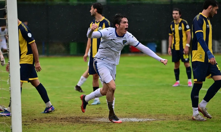 Kritik Açıklama: Menemen Futbol Kulübü, Karacabey Belediyespor'a 0-1 yenilip kupaya veda etti ve Merak Edilenl