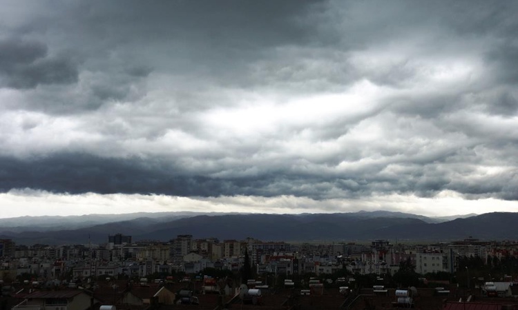 Kritik Açıklama: Meteoroloji Aydın'da kuvvetli sağanak için uyardı, Kuşadası ve Didim'e dikkat: Gelişmeler Tak