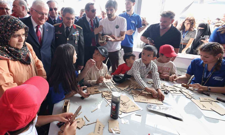 Kritik Açıklama: Milli Savunma Bakanı Güler, Azerbaycan sonrası TEKNOFEST için Şanlıurfa'ya geçti - Son Dakika