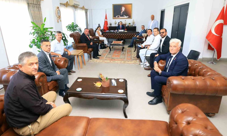 Kritik Açıklama: Muğla Valisi Akbıyık, Milas'ta altyapı ve tarım taleplerini muhtarlardan dinledi