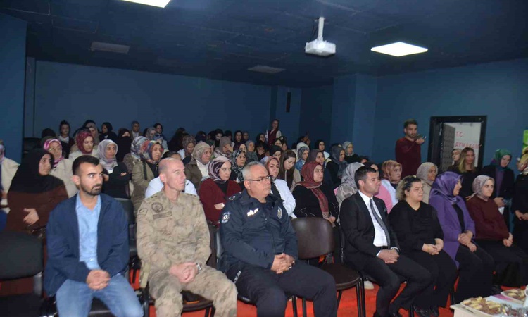 Kritik Açıklama: Muş Bulanık'ta 'Ailenin Gücü' seminerinde ailelere iş birliği çağrısı yapıldı | İşte Tüm Ayrı
