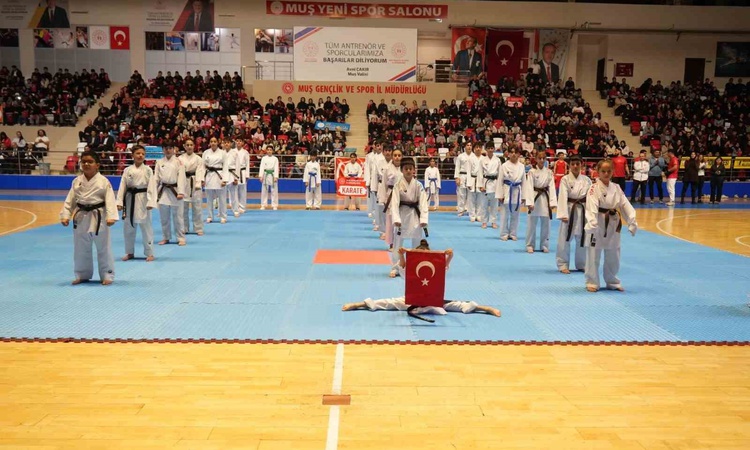 Kritik Açıklama: Muş’ta Cumhuriyet Bayramı coşkusu