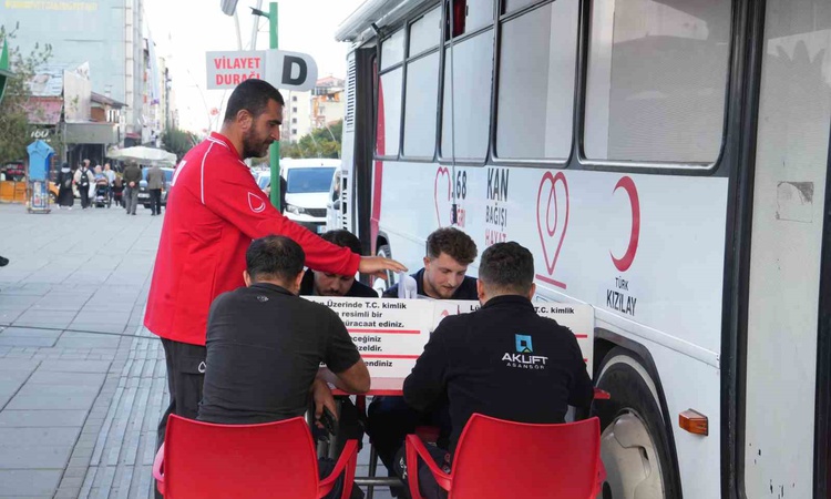 Kritik Açıklama: Muş'ta Kızılay'ın mobil kan bağışı aracına gün boyu ilgi düşük kaldı - Son Dakika Bilgileri