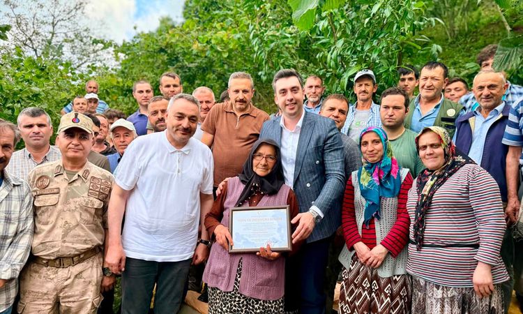 Kritik Açıklama: Ordu'da Cami İçin 600 Kilo Fındık İmeceyle Toplandı
