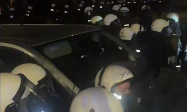 Kritik Açıklama: Polonya karıştı! Cumhurbaşkanının ülkede olmadığı sırada polis, Anayasa Mahkemesi'ni bastı: G