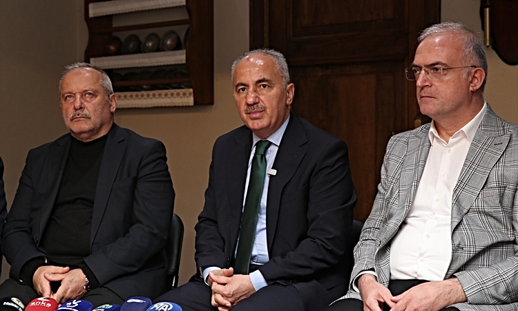 Kritik Açıklama: Rize Belediye Başkanı Metin, basın mensuplarıyla bir araya geldi ve Merak Edilenler