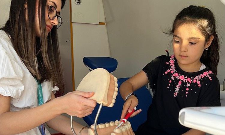Kritik Açıklama: Sağlıklı Hayat Merkezi’nde çocuk ve yetişkinlere koruyucu diş sağlığı hizmeti - Son Dakika Bi