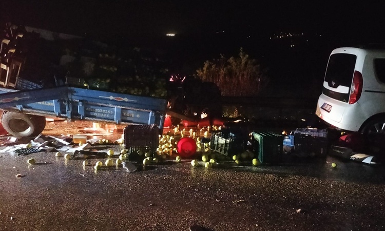 Kritik Açıklama: Sakarya Geyve'de 3 araçlı zincirleme kazada 2 kişi öldü, 2 kişi yaralandı: Gelişmeler Takip E