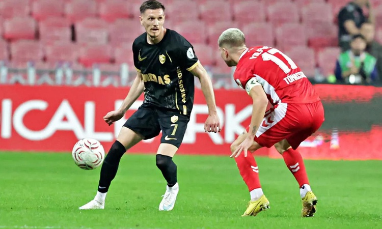 Kritik Açıklama: Samsunspor evinde yıkıldı! Süper Lig'in yeni lideri Amed oldu