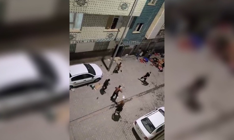 Kritik Açıklama: Şanlıurfa Ruha Mahallesi'nde iki grup arasındaki kavgada 2 kişi yaralandı - Son Dakika Bilgil