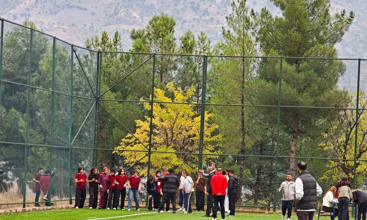 Kritik Açıklama: Sason'da 110 öğrenci Cumhuriyet Kupası atletizm yarışlarında mücadele etti ve Merak Edilenler