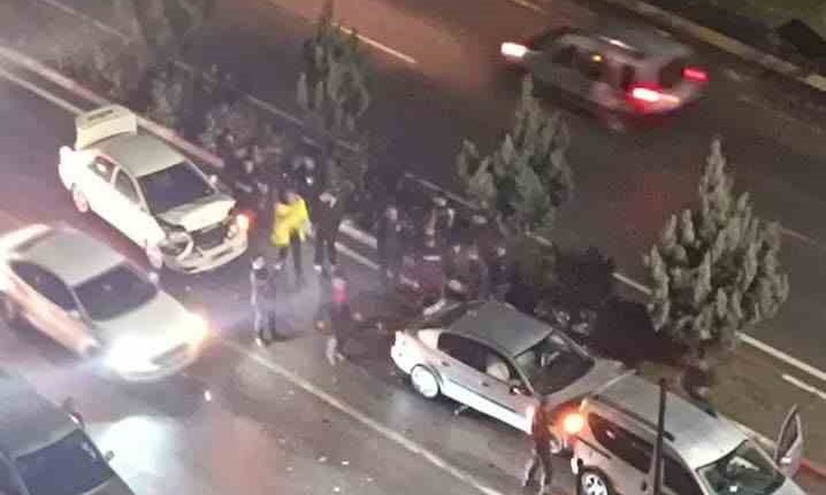 Kritik Açıklama: Siirt-Kurtalan yolunda kayganlaşan yolda zincirleme kazada 2 kişi hafif yaralandı - Son Dakik