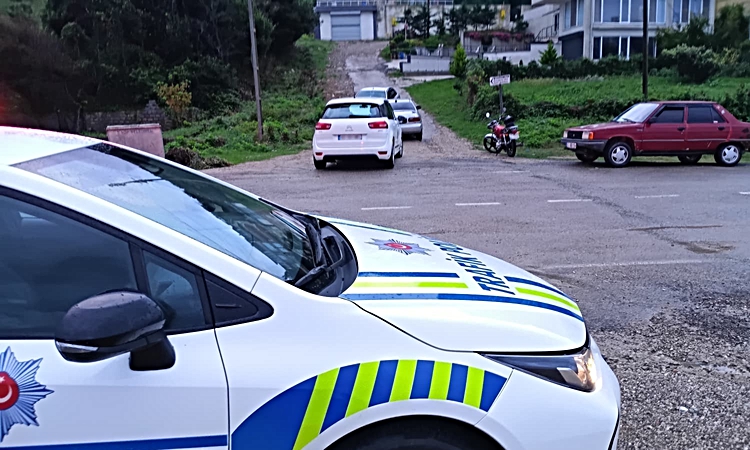 Kritik Açıklama: Sinop'ta otomobile çarpan motosikletin sürücüsü yaralandı, hayati tehlikesi yok - Son Dakika
