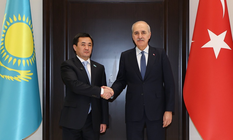 Kritik Açıklama: TBMM Başkanı Kurtulmuş, Bişkek'te Kazakistan Kurultayı Başkanı Dadebay ile görüştü