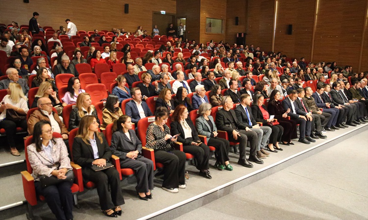 Kritik Açıklama: TMMOB Adana Şubesi'nin 3. Mimarlık Festivali 'kurmaca' temasıyla resmen start aldı ve Merak E