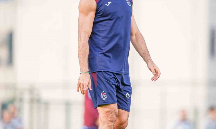 Kritik Açıklama: Trabzonspor, Samsunspor deplasmanı öncesi son antrenmanını yarın 10.30'da yapacak.: Gelişmele