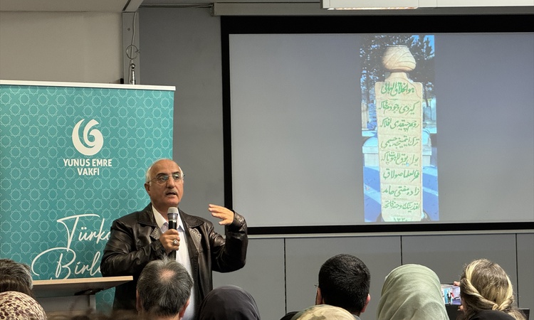 Kritik Açıklama: Türk hat sanatı projesinin ikinci programı Berlin Yunus Emre Enstitüsü'nde yapıldı: Gelişmele
