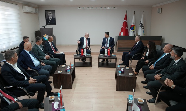 Kritik Açıklama: Ümit Özdağ, Aydın’da sanayi odası ve vakıf ziyaretlerinin ardından esnafla buluştu: Gelişmele