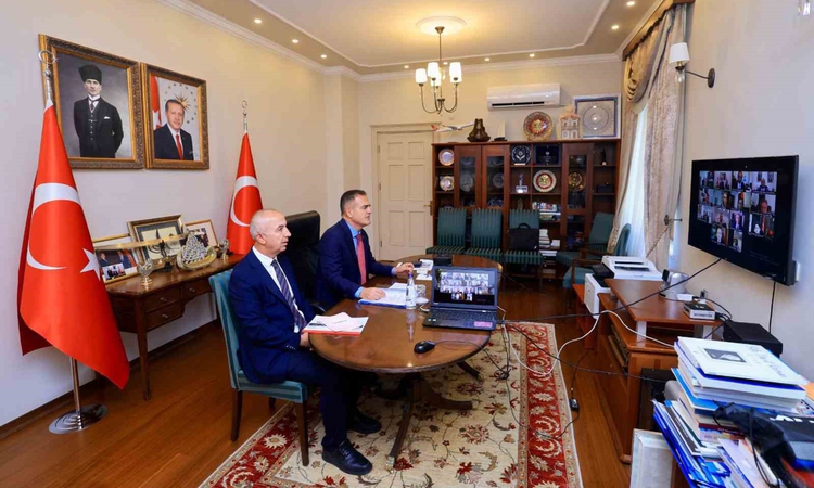 Kritik Açıklama: Vali Akbıyık ilçe kaymakamları ile okul güvenliği toplantısı yaptı