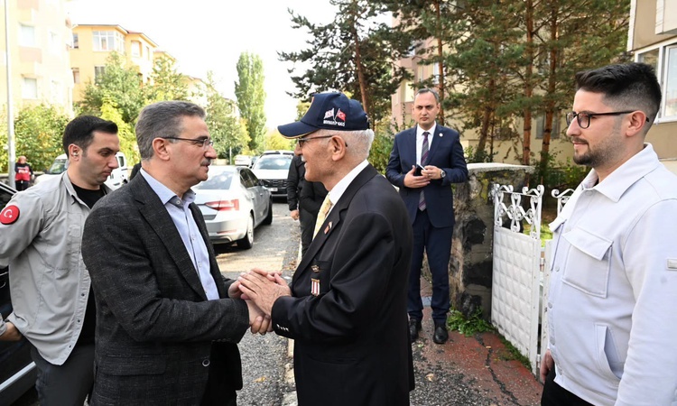 Kritik Açıklama: Vali Aydın Baruş’tan Şehit Ailesi ve Kıbrıs Gazisine anlamlı ziyaret | İşte Tüm Ayrıntılar