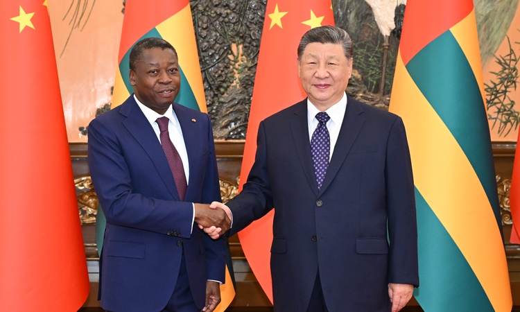 Kritik Açıklama: Xi Jinping, Togo Bakanlar Kurulu Başkanı ile görüşmesinde Afrika için dört ilke sundu