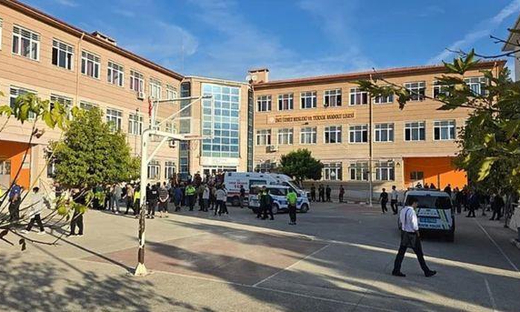 Kritik Açıklama: Yarın Manisa'da okullar tatil mi? 23 Eylül Çarşamba Manisa'da okullar tatil oldu mu? - Son Da