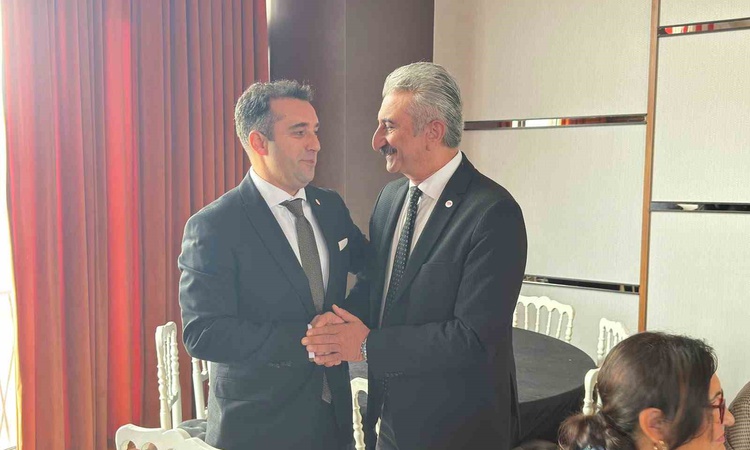 Kritik Açıklama: YENİ Parti Nilüfer İlçe Başkanlığı seçimini Ahmet Eren Memiç 812 oyla önde tamamladı ve Merak