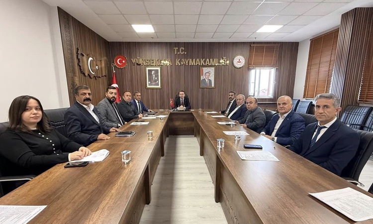 Kritik Açıklama: Yüksekova SYDV Heyeti, 1930 aileye 3 milyon 917 bin 56 lira yardım kararı aldı - Son Dakika B