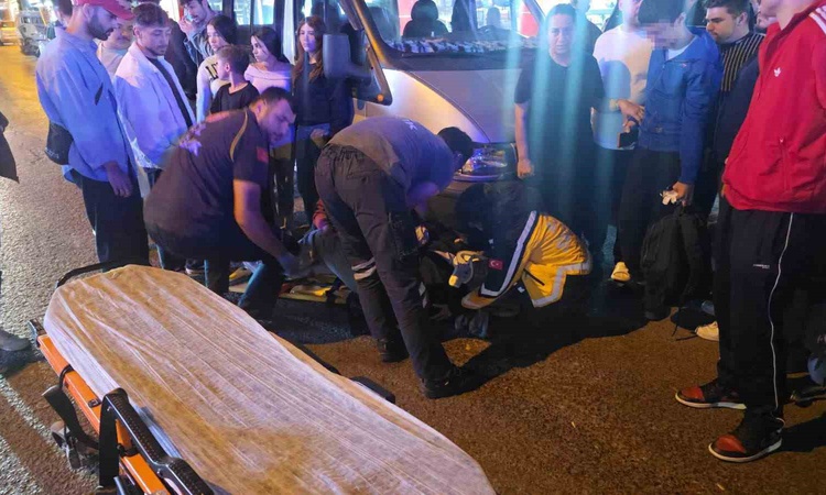 Kritik Açıklama: Zonguldak Ereğli'de motosiklet, karşıya geçen anne ve oğluna çarptı; anne yaralandı