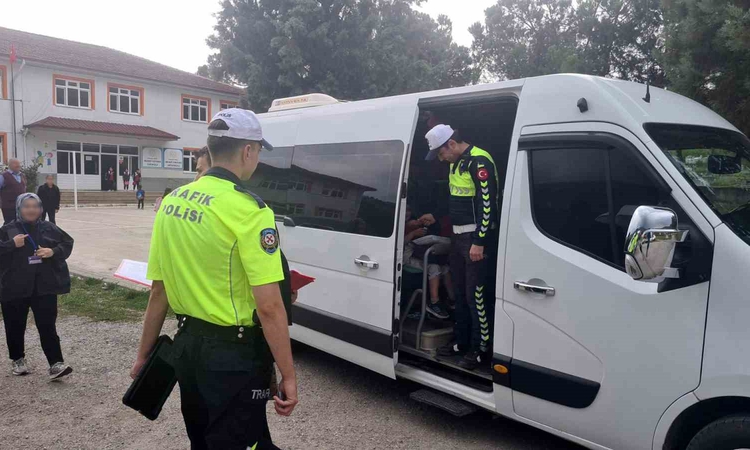Kritik Açıklama: Zonguldak'ta okul servis araçlarına yönelik denetimler eğitim yılı boyunca sürecek: Gelişmele