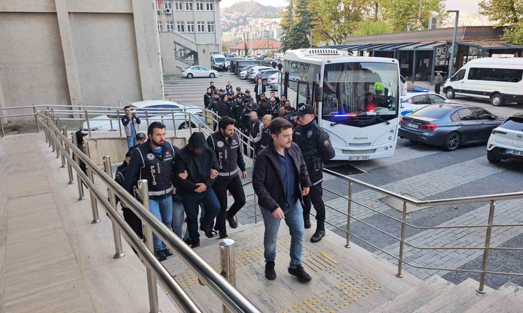 Kritik Açıklama: Zonguldak'ta ruhsatsız maden ocakları rüşvet soruşturmasında 4 şüpheli hakkında tutuklama kar
