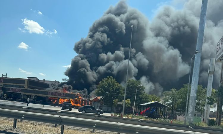 Gündemden Son Bilgiler: Kulu'da dinlenme tesisi alevlerı: Restoran kullanılamaz hale geldi - Son Dakika Haberl