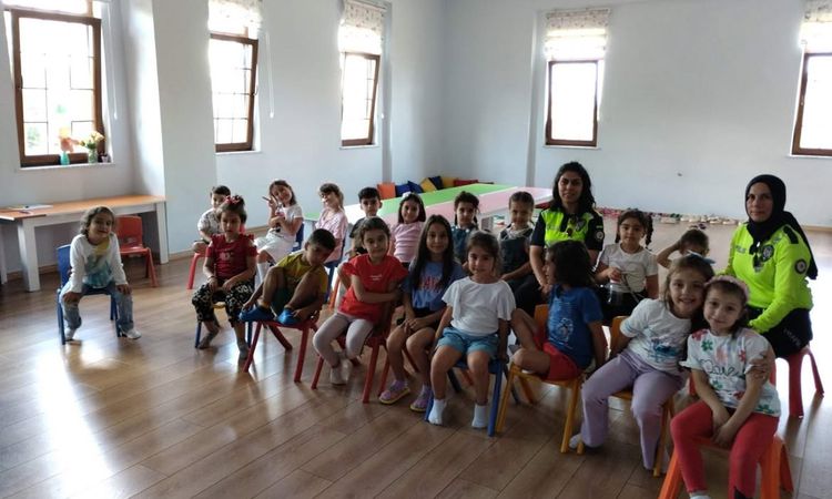 Kritik Açıklama: Kur’an kursu öğrencilerine uygulamalı trafik eğitimi - Son Dakika Haberleri - Son Dakika Bilg