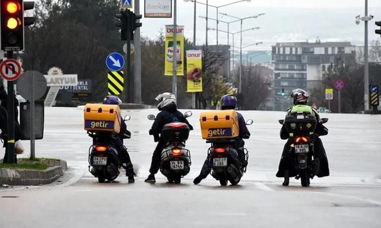 Kuryeler çalışıyor mu, 15 Ekim İstanbul kurye yasağı var mı, motosikletlerin çıkışı yasak mı?