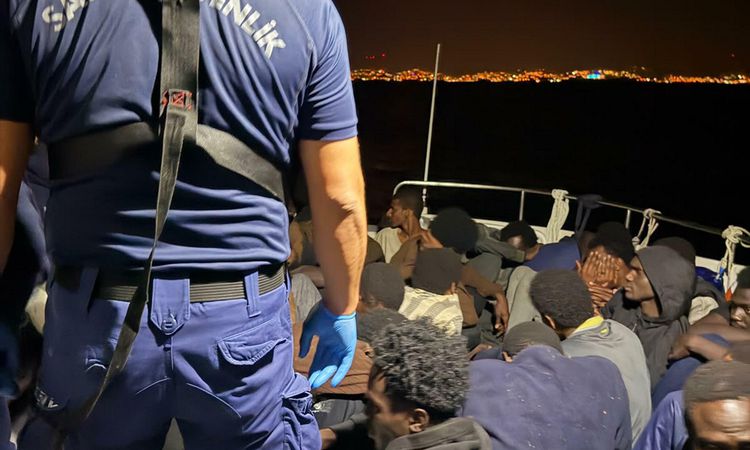 Kuşadası'nda 29 Kaçak Göçmen Yakalandı - Haberleri | İşte Tüm Ayrıntılar
