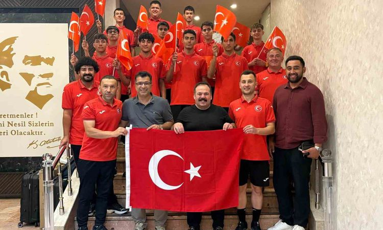 Kritik Açıklama: Kütahya'dan Avrupa'ya Gurur: Bülent Küçük, Futsal Milli Takımı Kafile Başkanı Oldu - Son Daki