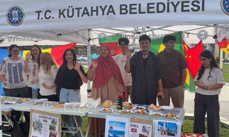 Kritik Açıklama: Kütahya'da Kültür Panayırı: Dört Ülkenin Lezzetleri Buluştu - Son Dakika: Gelişmeler Takip Ed