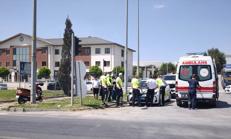 Sıcak Gündem: Kütahya'da motosiklet otomobile çarptı: 1 yaralı - Son Dakika | İşte Tüm Ayrıntılar
